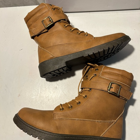 Wanted tan leather ankle boots lace-up & wrap around belt various sizes all NWT - Picture 4 of 7